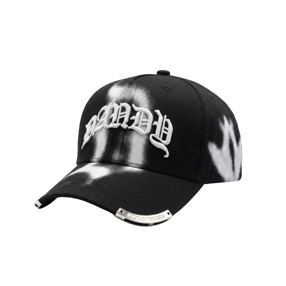 Gorra Project 001 negra con bordado blanco y acabado efecto spray