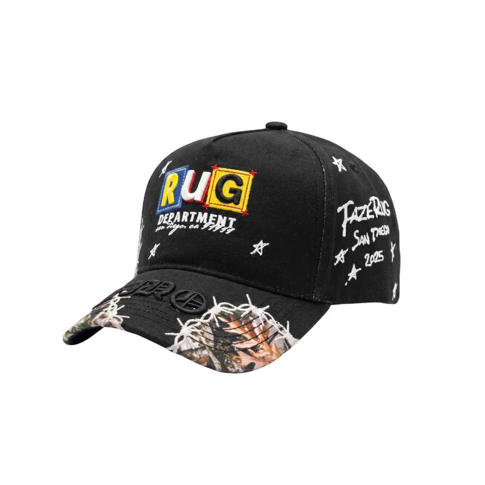 Gorra Rug Dept negra con bordado multicolor, detalles blancos y visera estampada
