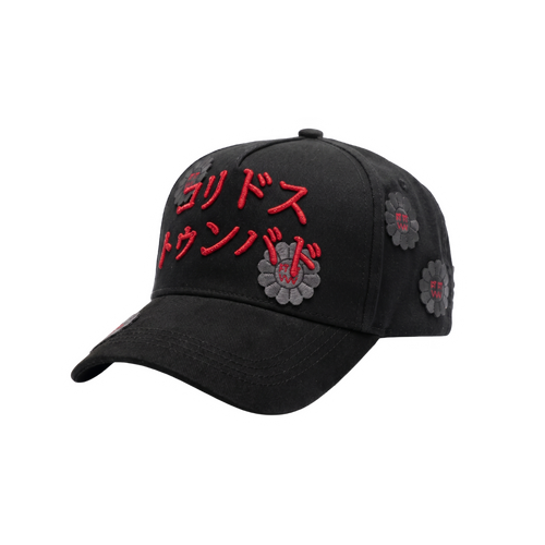 Gorra CT Murakami negra con bordado rojo en japonés y flores grises
