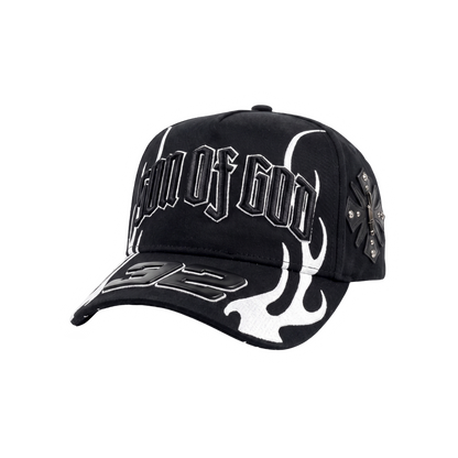 Gorra Son of God negra con bordado blanco, detalles de llamas y cruz lateral