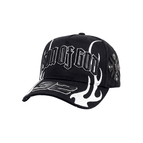 Gorra Son of God negra con bordado blanco, detalles de llamas y cruz lateral