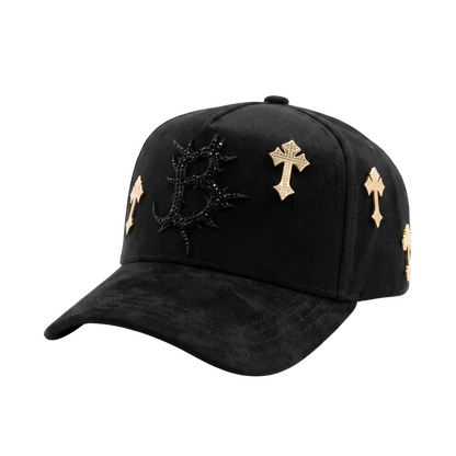 Gorra B Cross Gold negra con letra B negra y cruces doradas con pedrería
