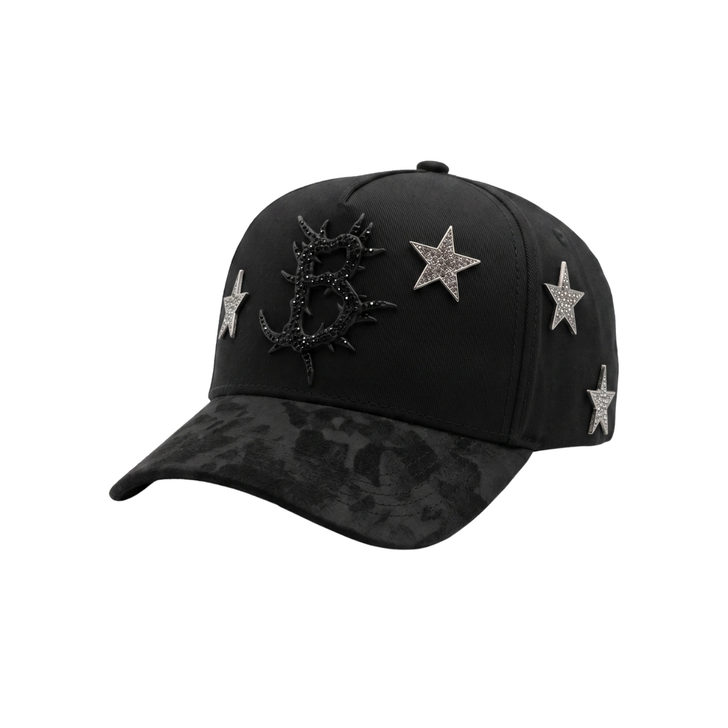 Gorra Dark Nebula negra con letra B negra, estrellas plateadas y pedrería brillante