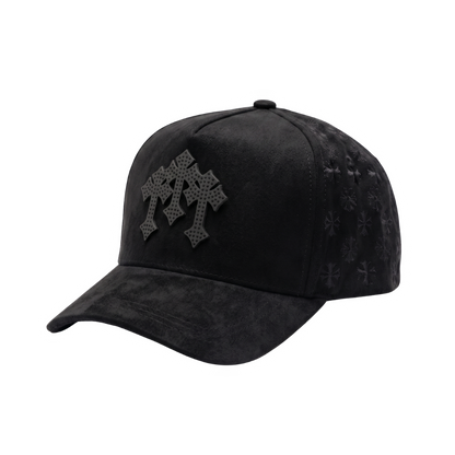 Gorra Chrome Blackout negra con cruces negras en relieve y acabado tono sobre tono