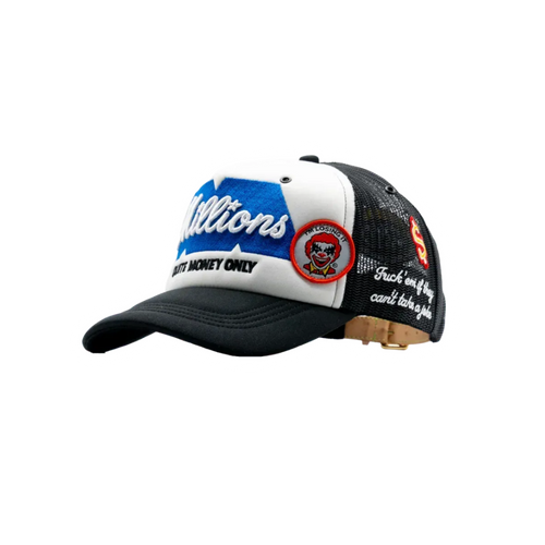 Gorra Millions en gris, negro y blanco con parche frontal azul, bordados laterales y visera negra.